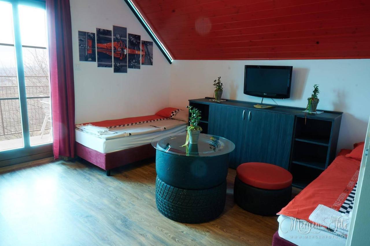 Kamaras Ring House Bed & Breakfast Mogyoród Екстериор снимка