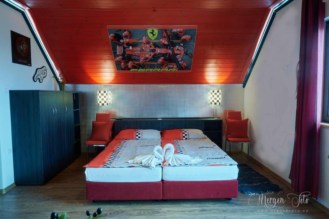 Kamaras Ring House Bed & Breakfast Mogyoród Екстериор снимка