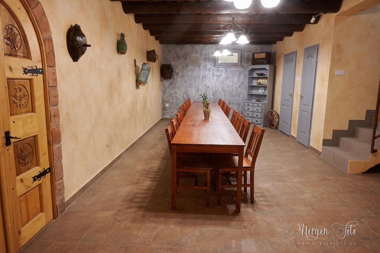 Kamaras Ring House Bed & Breakfast Mogyoród Екстериор снимка