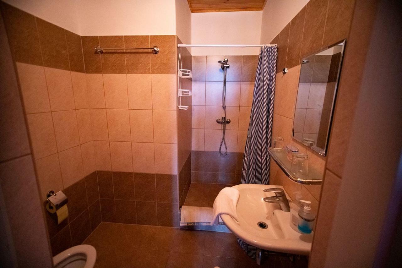 Kamaras Ring House Bed & Breakfast Mogyoród Екстериор снимка